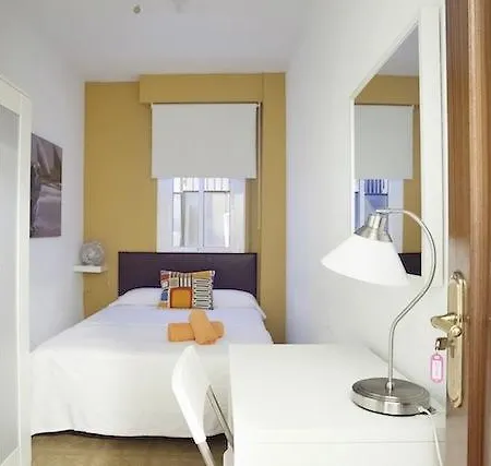 Daire Glorys Apartment Barselona