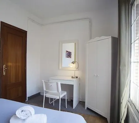Daire Glorys Apartment Barselona