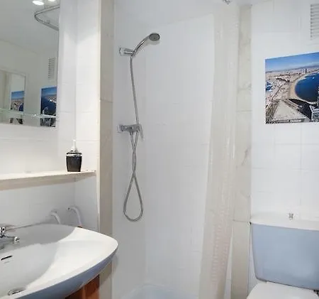 Glorys Apartment Appartamento *